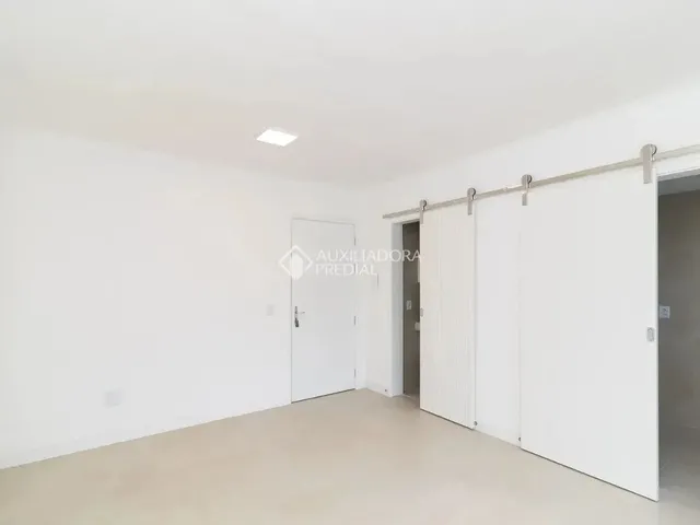 Imagem 3: Imóvel para Aluguel Possui 36 Metros Quadrados com 1 Quarto em Cidade Baixa - Porto
