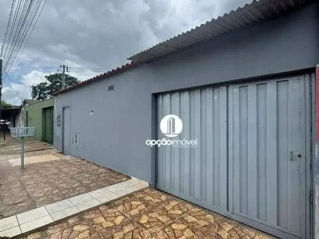 Imagem: A casa possui 2 Dormitórios, 1 Banheiro, 2 Vagas na