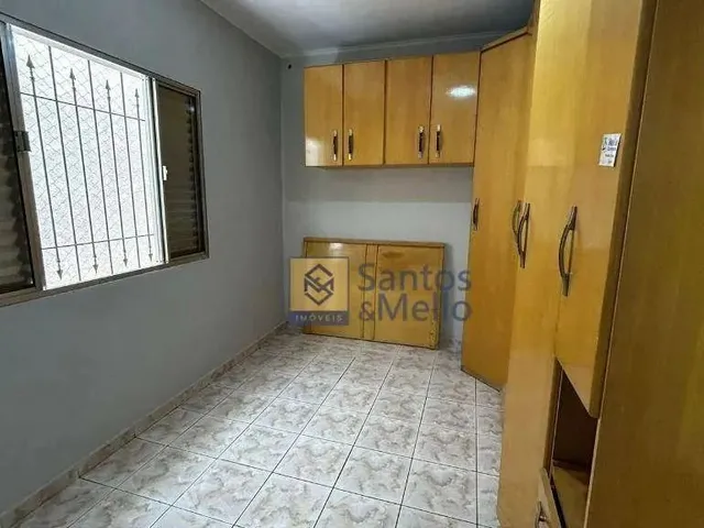 Imagem: A casa possui 2 Dormitórios, 1 Banheiro, 2 Vagas na