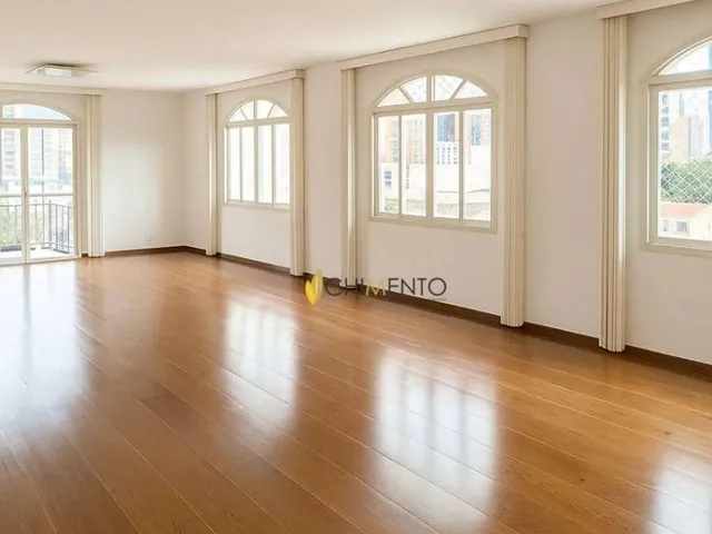 Imagem: O apartamento possui 4 Dormitórios, 1 Suíte, 3 Banheiros,
