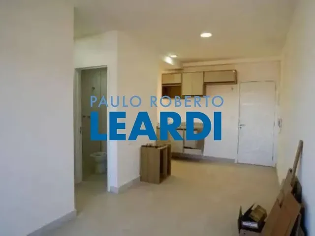 Imagem: O apartamento possui 2 Dormitórios, 1 Suíte, 2 Banheiros