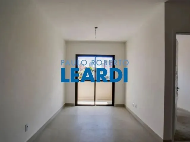 Imagem: O apartamento possui 2 Dormitórios, 1 Suíte, 2 Banheiros