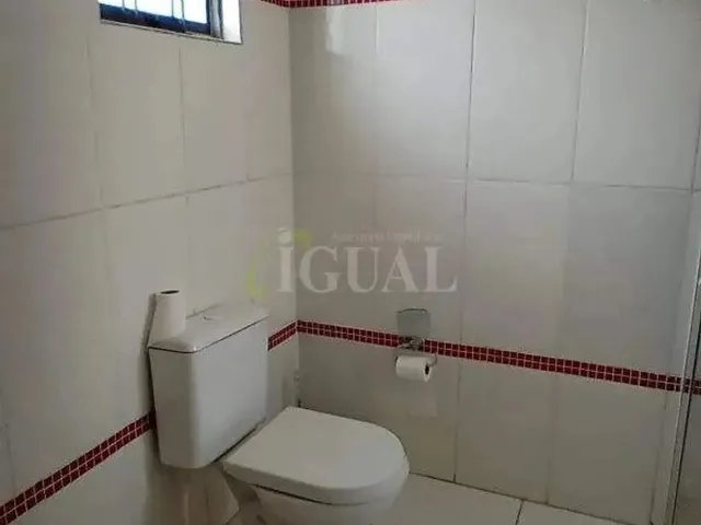 Imagem 9: Sobrado para Alugar, com 3 Suítes e 3 Vagas de Garagem