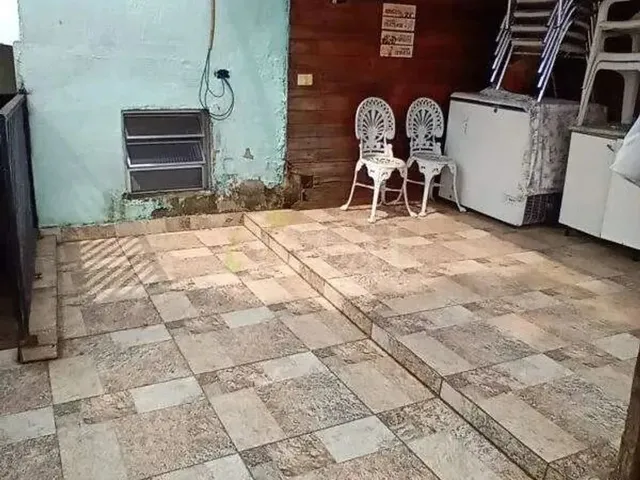 Imagem 2: Sobrado para Alugar, com 3 Suítes e 3 Vagas de Garagem