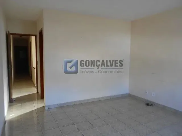 Imagem: A casa possui 3 Dormitórios, 1 Suíte, 3 Banheiros, 4