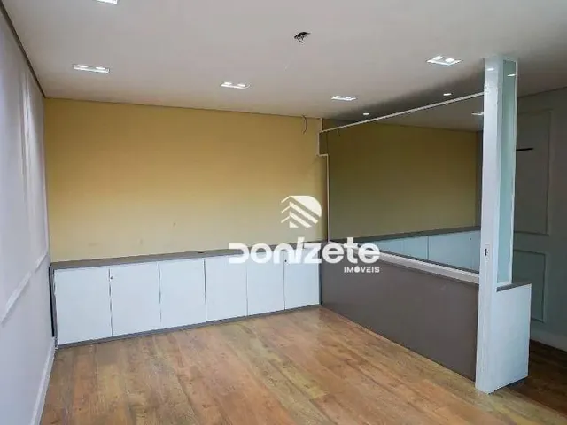 Imagem: A casa possui 3 Dormitórios, 3 Suítes, 5 Banheiros, 1