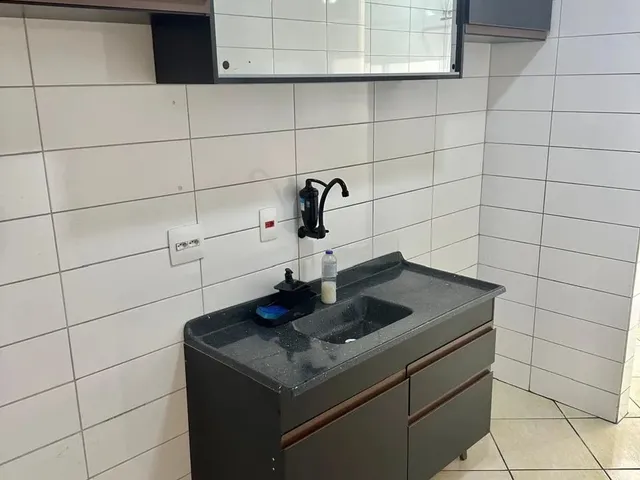 Imagem: O apartamento possui 2 Dormitórios, 1 Banheiro, 1 Vaga na