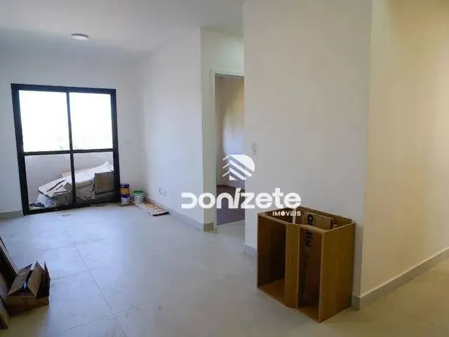 Imagem: O apartamento possui 2 Dormitórios, 1 Suíte, 2 Banheiros,