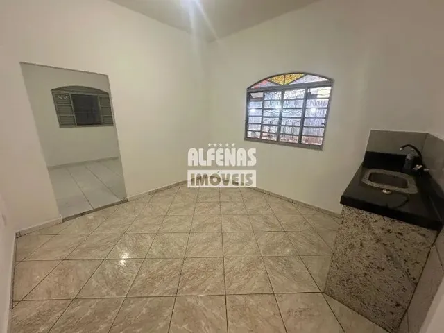 Imagem 5: Casa Comercial com 4 Quartos Sendo 1 com Suíte, Localizado no Bairro Eldorado