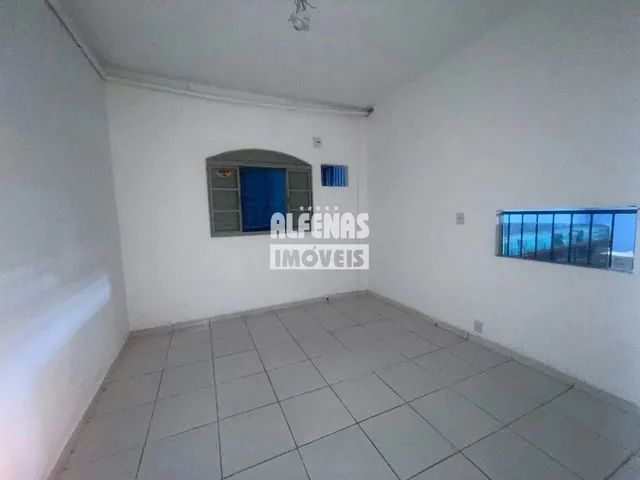 Imagem 10: Casa Comercial com 4 Quartos Sendo 1 com Suíte, Localizado no Bairro Eldorado