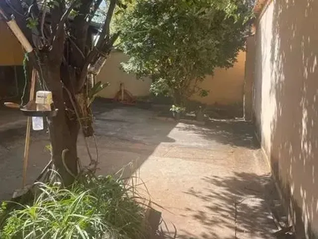 Imagem 16: Imóvel para Aluguel Possui 220 Metros Quadrados com 4 Quartos em Jardim Ipê - Lagoa