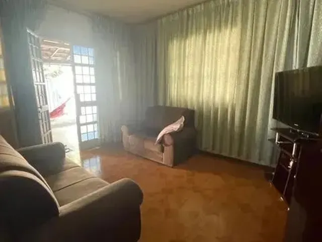 Imagem 11: Imóvel para Aluguel Possui 220 Metros Quadrados com 4 Quartos em Jardim Ipê - Lagoa