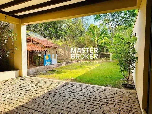 Imagem: Casa de Alto Padrão com 4 Quartos e 3 Suítes