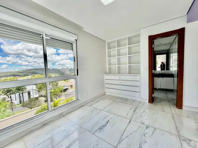 Imagem 10: Casa para Aluguel e Venda com 467 Metros Quadrados com 3 Quartos em Alphaville Lagoa dos I