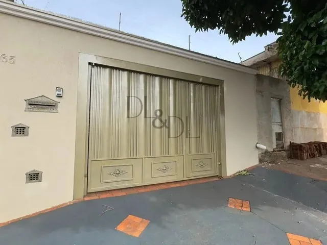 Imagem: A casa possui 3 Dormitórios, 1 Suíte, 4 Banheiros, 3