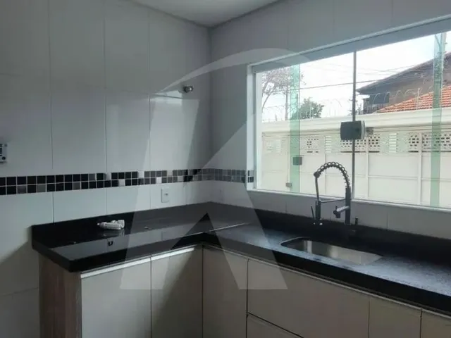Imagem 14: Sobrado com 3 Quartos, Sendo 1 com Suíte, Sala, Cozinha, 3 Banheiros, 3 Vagas de Garagem