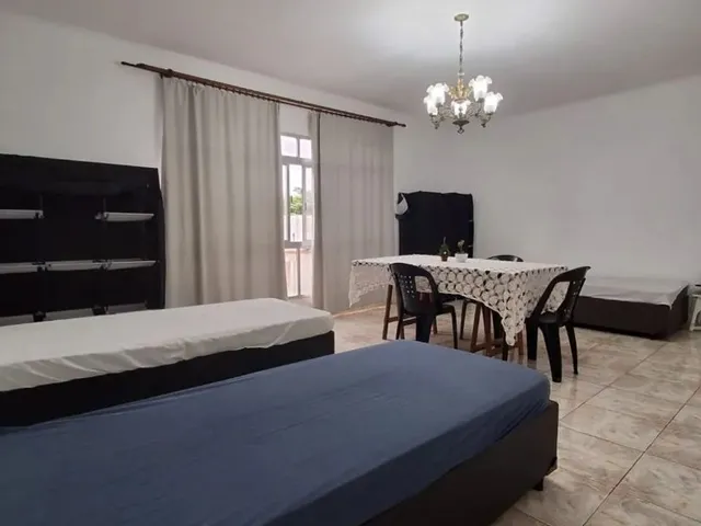 Imagem: Moças - Vaga em Apto. No Melhor do Embaré