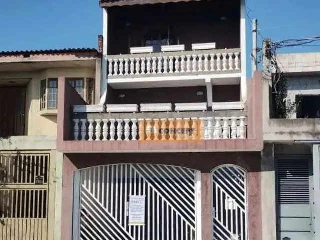 Imagem: A casa possui 3 Dormitórios, 1 Suíte, 2 Banheiros, 3