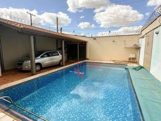 Imagem: Sobrado À Venda de 02 Suítes no Bairro