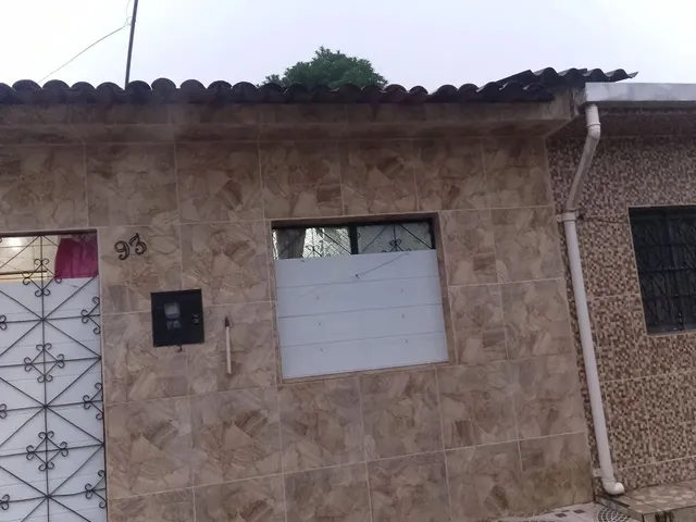 Imagem: Estou Vendendo Essa Casa Ela É Uma Travessa