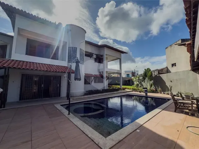 Imagem: Casa com 5 Quartos À Venda em Jardim Petrópolis