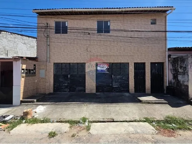 Imagem: A casa possui 5 Dormitórios, 5 Banheiros, 3 Vagas na