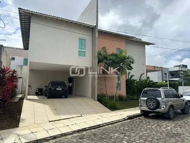 Imagem: A casa em condomínio possui 4 Dormitórios, 2 Suítes, 5