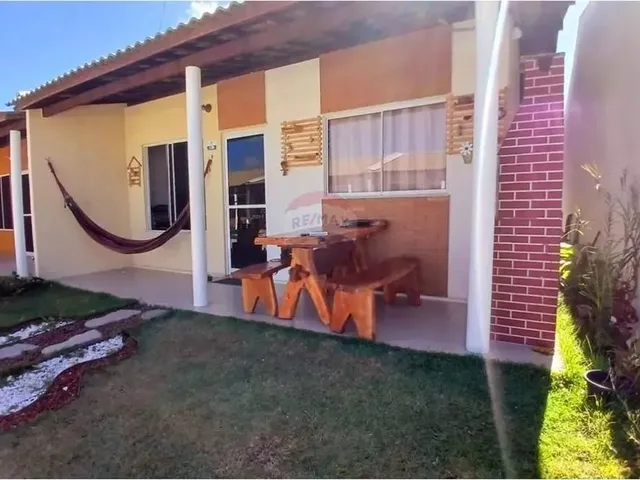 Imagem: A casa possui 2 Dormitórios, 1 Banheiro, 1 Vaga na