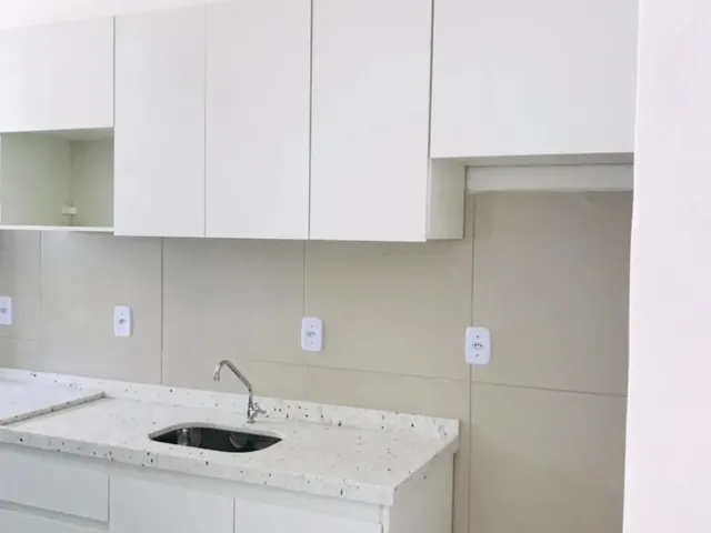 Imagem: O apartamento possui 2 Dormitórios, 1 Banheiro, 1 Vaga na