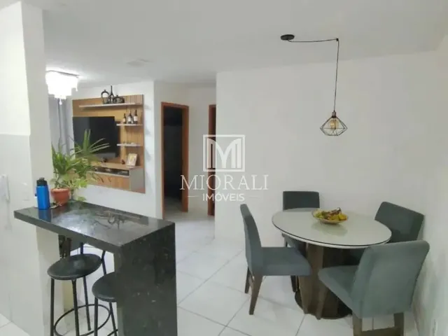 Imagem: O apartamento possui 2 Dormitórios, 1 Banheiro, 1 Vaga na