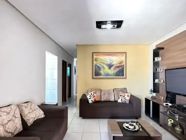 Imagem: A casa possui 4 Dormitórios, 2 Suítes, 3 Banheiros, 5