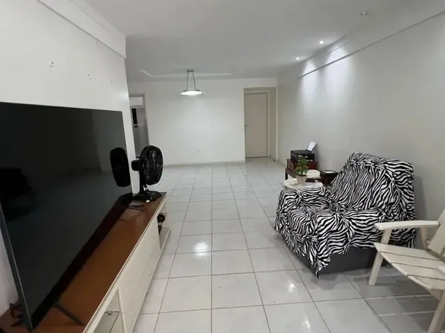 Imagem 3: Ponta Verde: Vendo Apartamento Enorme Entre o Espaço Educar, e o Palato 24H, e À 5