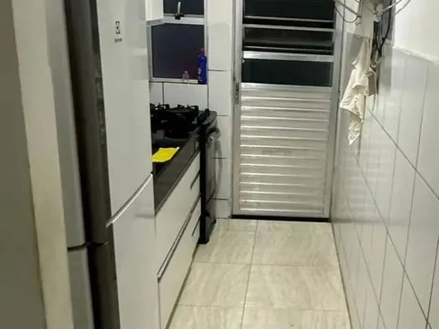 Imagem 7: Casa Reformada em Condomínio no Benedito Bentes: 3/4, Cozinha Planejada e Piso