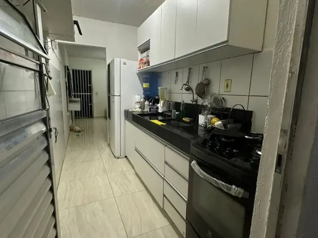 Imagem 6: Casa Reformada em Condomínio no Benedito Bentes: 3/4, Cozinha Planejada e Piso