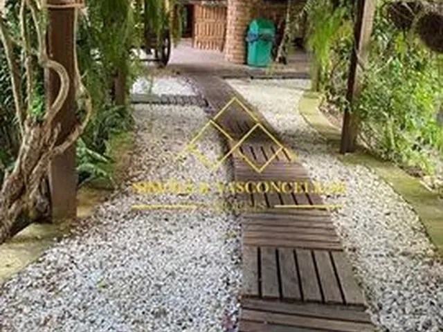 Imagem: A casa possui 4 Dormitórios, 2 Suítes, 4 Banheiros, 5