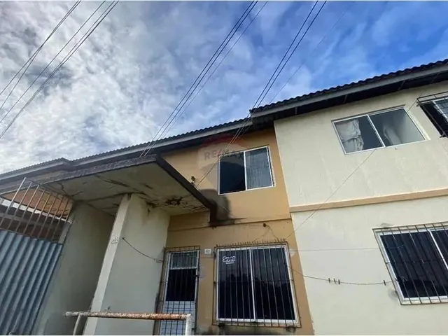 Imagem: O apartamento possui 2 Dormitórios, 1 Banheiro, 2 Vagas na