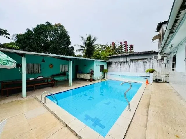 Imagem 1: Casa com Piscina na Gruta de Lourdes