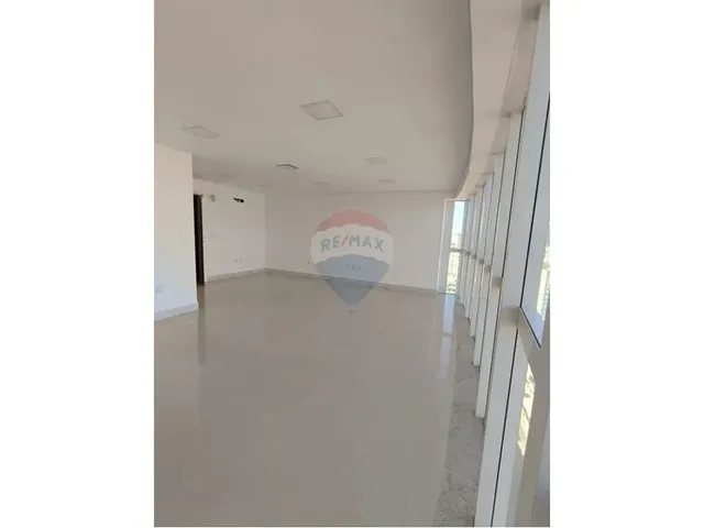 Imagem 1: A Sala Comercial Perfeita para Impulsionar Seu Negócio Está no Coração de Itajaí!