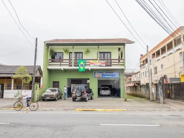 Imagem: O depósito possui 2 Dormitórios, 1 Suíte, 2 Banheiros,