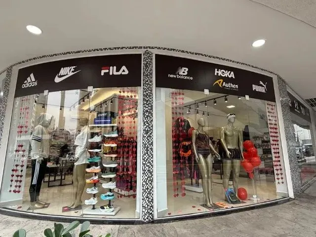 Imagem 3: Ponto Comercial a Venda na Meia Praia, 96M2