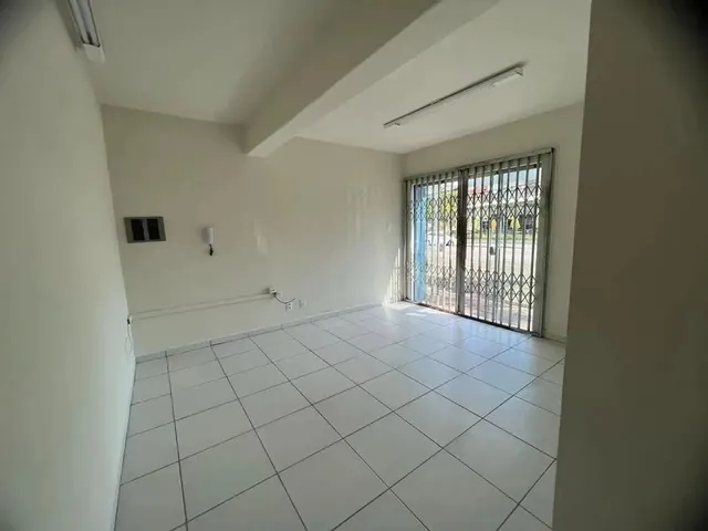 Imagem 2: Sala Comercial no Saguaçú com 0 Quartos para Locação, 45 M²