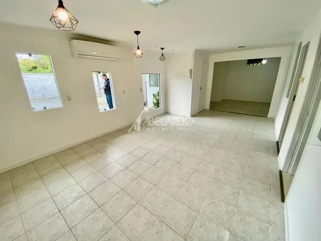 Imagem 8: Casa Comercial para Locação Versátil e Bem Localizada!