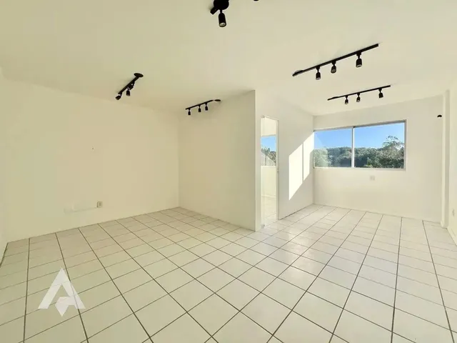 Imagem: O depósito possui 1 Vaga na garagem, 32m² de Área e