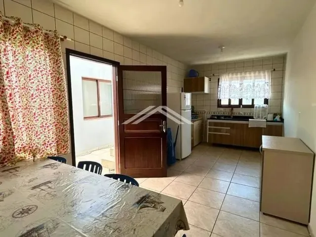 Imagem 5: Prédio com 9 Quartos À Venda, Localizado no Centro Comercial - Itapoá Sc