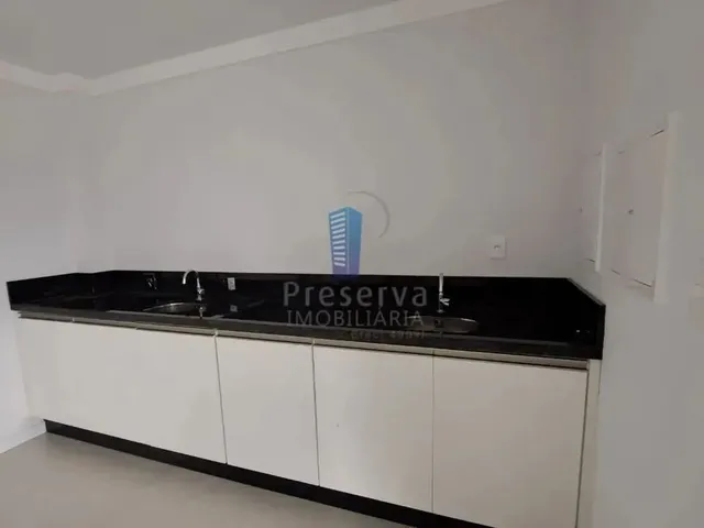 Imagem 2: Sala Comercial no Centro de Itajaí - Oportunidade Única!