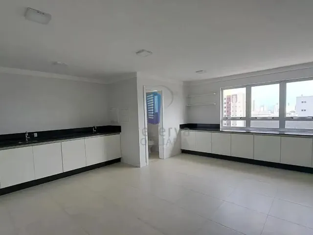 Imagem 3: Sala Comercial no Centro de Itajaí - Oportunidade Única!