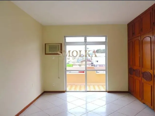 Imagem 3: Casa com 4 Dormitórios para Alugar em Capoeiras, Florianópolis - Sc