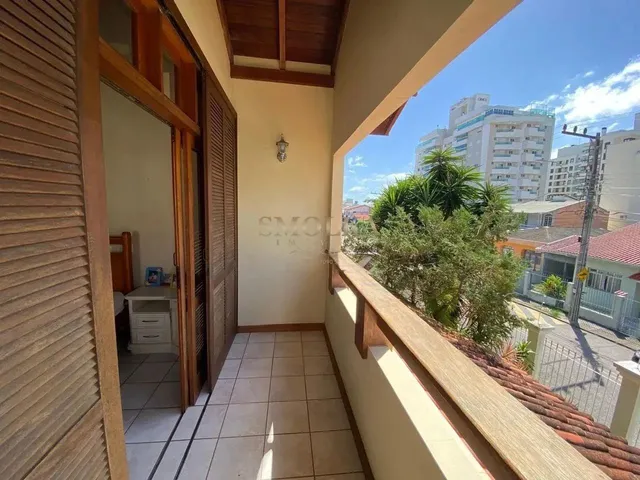 Imagem 1: Casa com 5 Dormitórios para Alugar no Balneário, Florianópolis - Sc