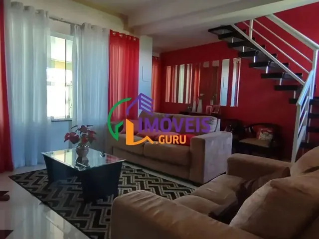 Imagem: A casa possui 3 Dormitórios, 3 Suítes, 5 Banheiros, 2