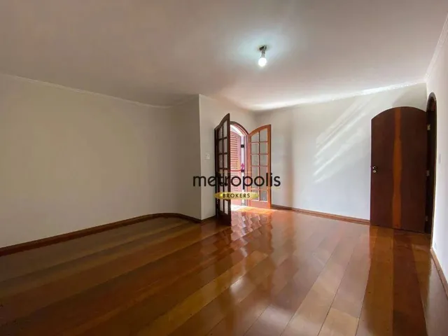 Imagem: A casa possui 3 Dormitórios, 1 Suíte, 3 Banheiros, 2